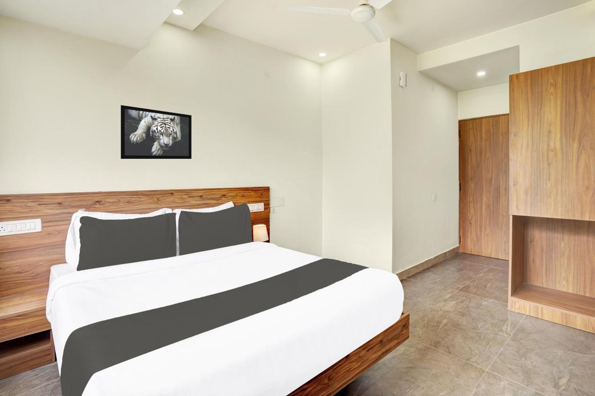 Hotel O Gayathri Metro Deluxe بنغالور المظهر الخارجي الصورة